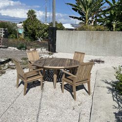 Gloster 48” Round Teak Table With Four Chairs