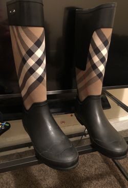 Burberry boots