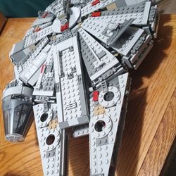 Legos Star Wars Set#75105 Millennium Falcon $85. obo.