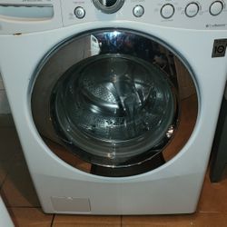 LG Washer/ Dryer Pair
