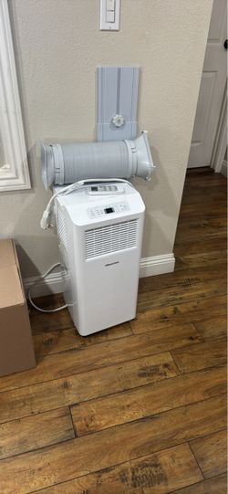 Portable air conditioner with the remote