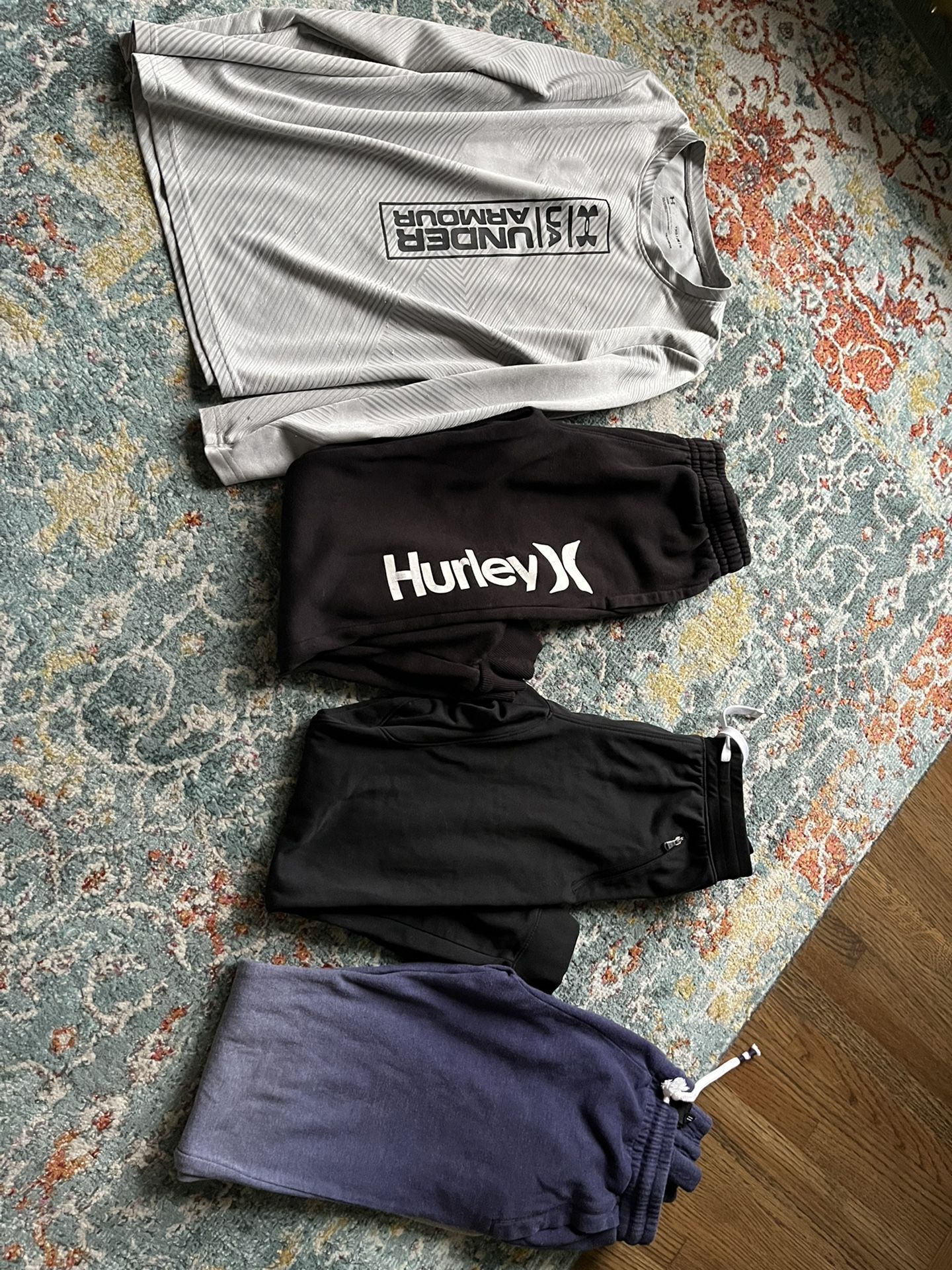 Lot Boys Youth M Joggers / Athletic Pants & Under Armour Long-Sleeve Shirt