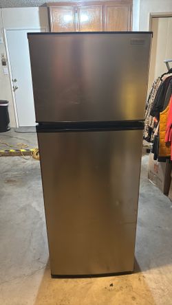 Vissani Refrigerator