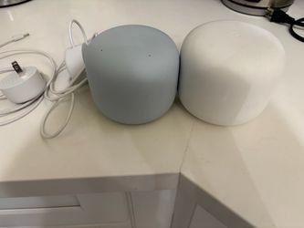 Google Nest WiFi Router and Point