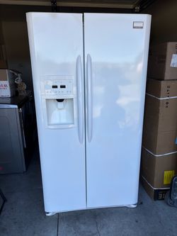 Frigidaire Gallery Side-by-Side Refrigerator White