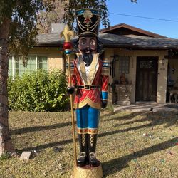 Giant Nutcracker .. Cascanueces Gigante 