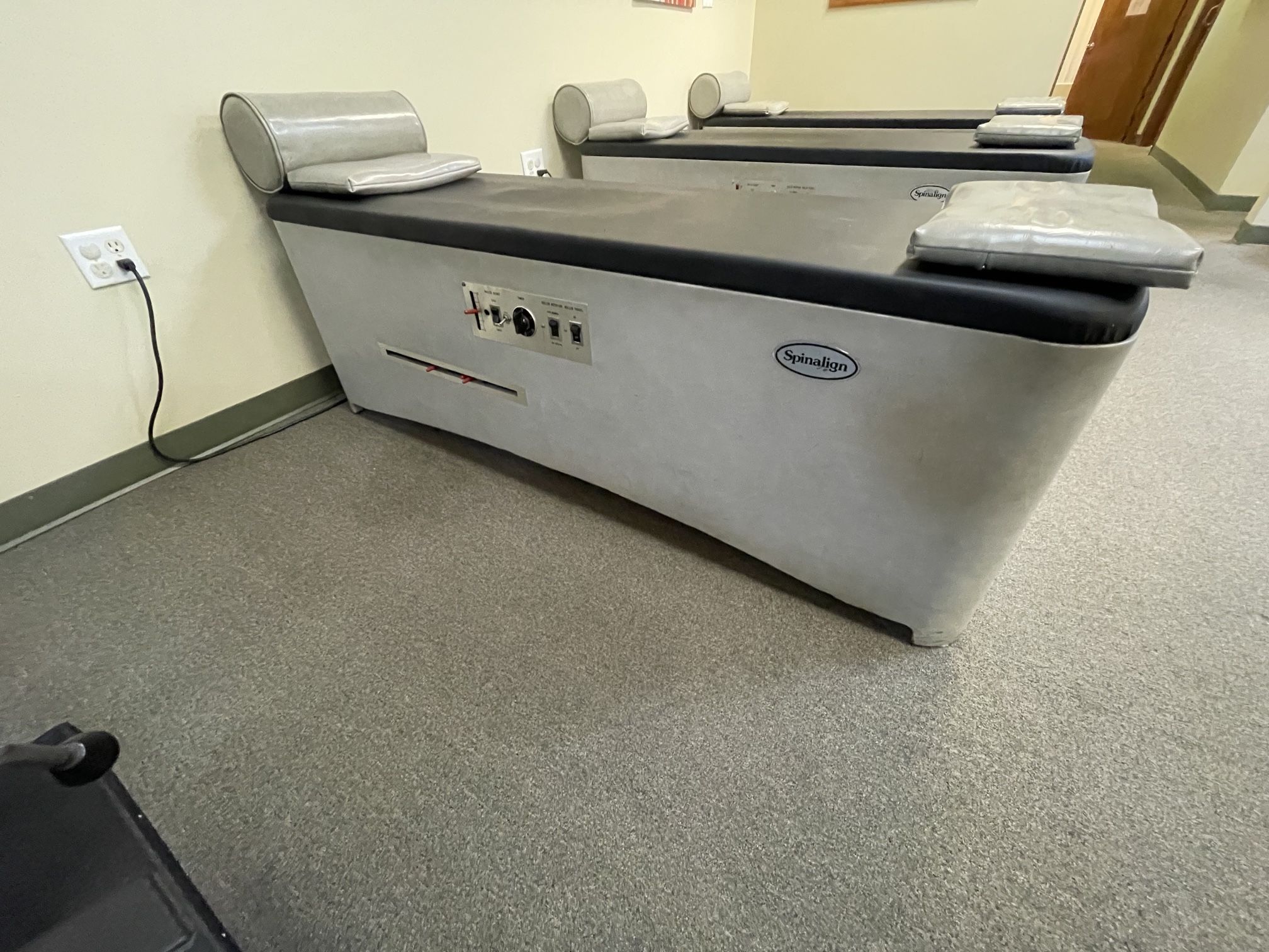 Spinalign Electric Massage Table – Fully Functional