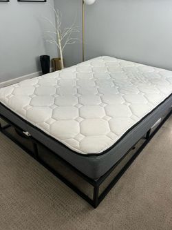 2 Full size beds and  2TVs