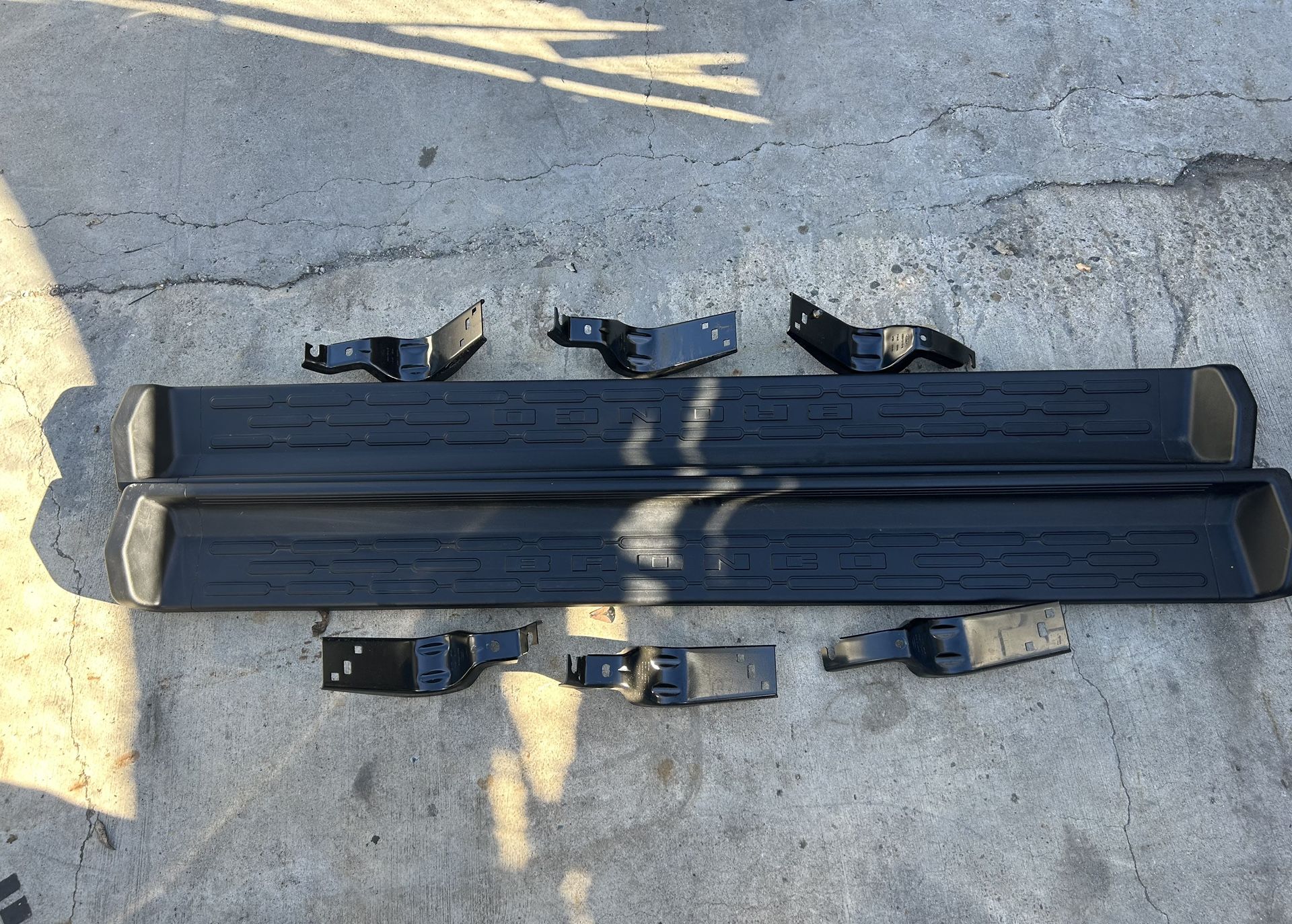 OEM 2021-25 Ford Bronco Factory Running Board / Side Steps