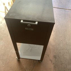 Metal Filing cabinet On Wheels 