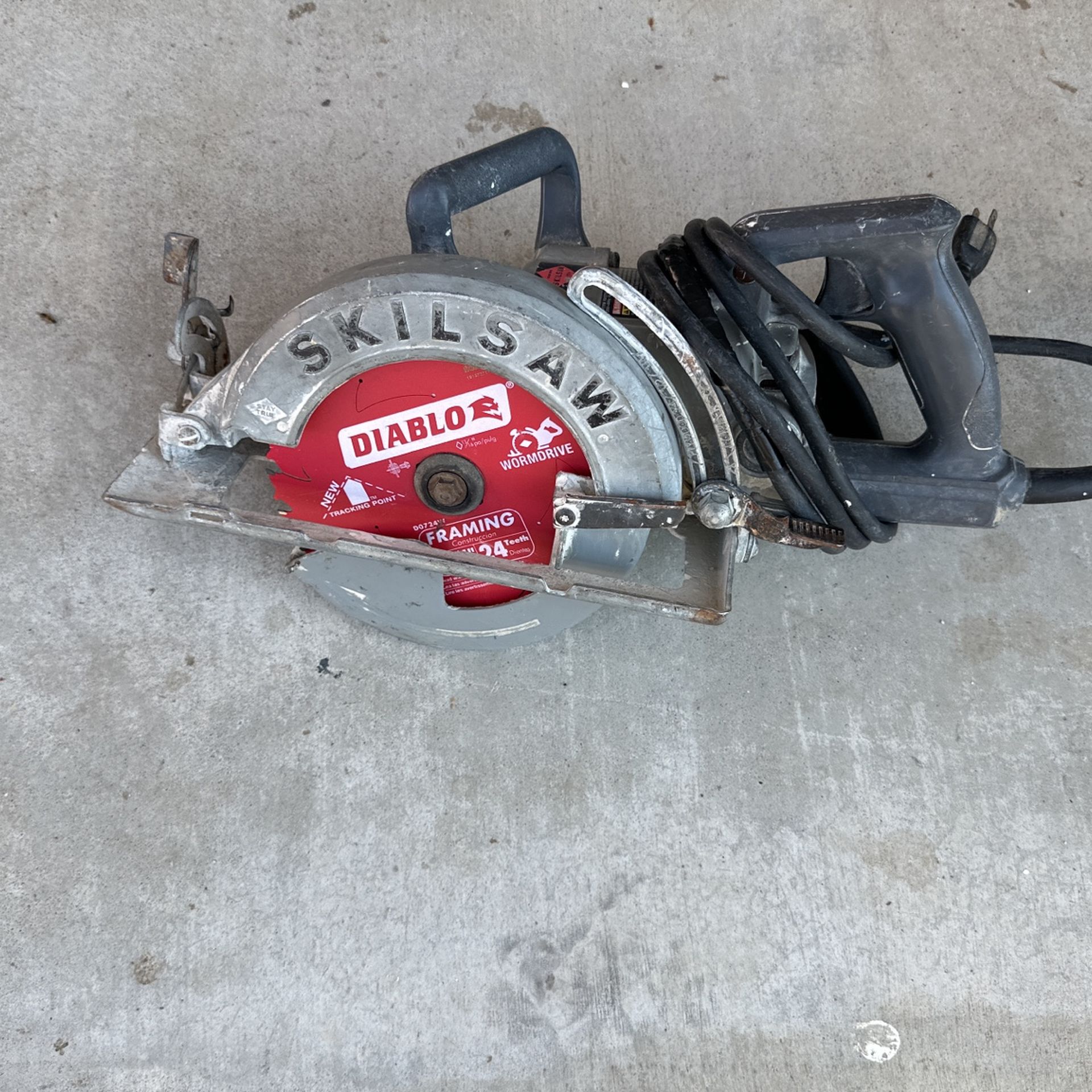 7-1/4” Skill Saw Used Works 80 Dls