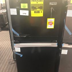 Magic Chef Black Top Freezer Refrigerator VM