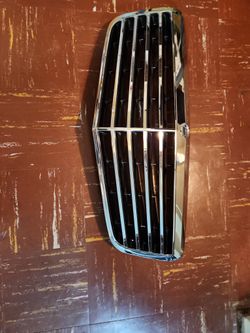 06-08Mercedes-Benz E Class Front Grill