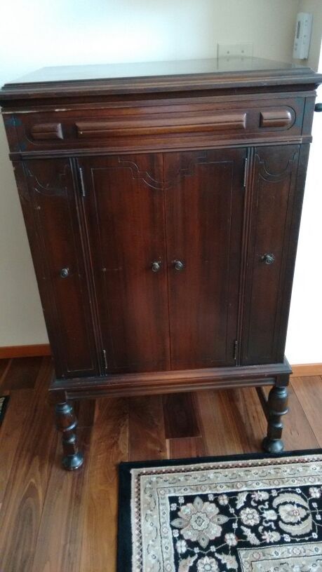 1926 Victor Victrola Model VV 8-4