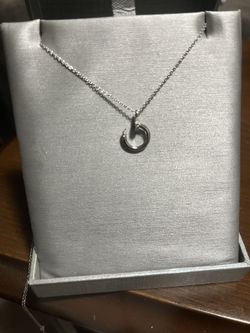 18 Kt White Gold Circular Nail Pendant Necklace 
