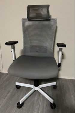 OFFICE CHAIR