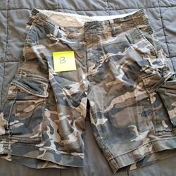 Old Navy Cargo Shorts Size 33 - Distressed With Holes