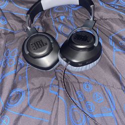 JBL headphones – basically brand new, only opened never used. Works perfectly, good sound quality. Great for gaming, music, or phone. 35 OBO