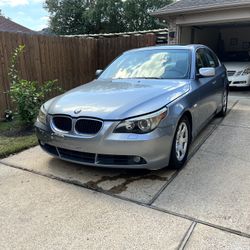 2004 BMW 525i