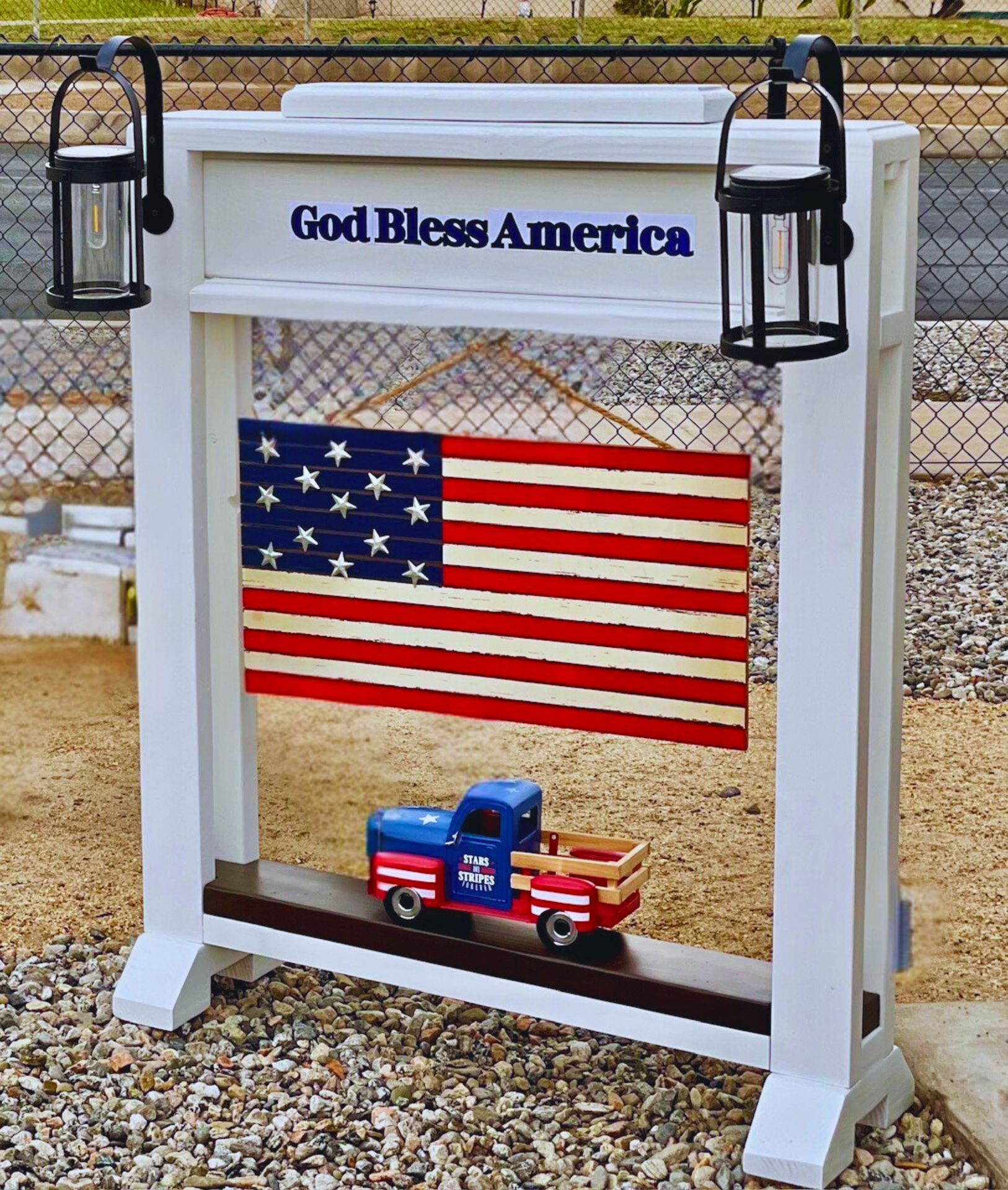 Interchangeable Patriotic Welcome Sign