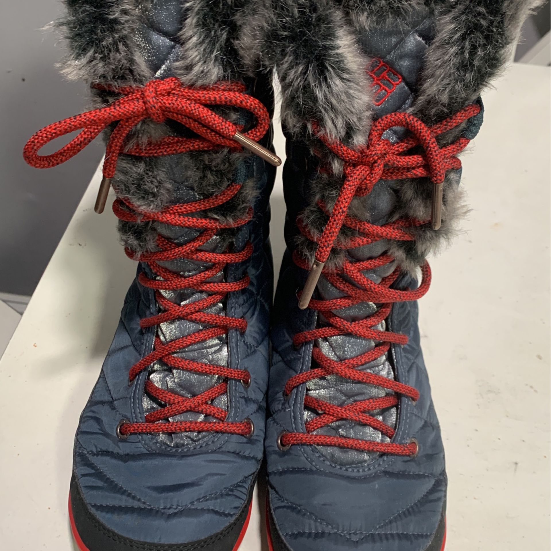 Columbia Woman’s Heavenly Snow Boots