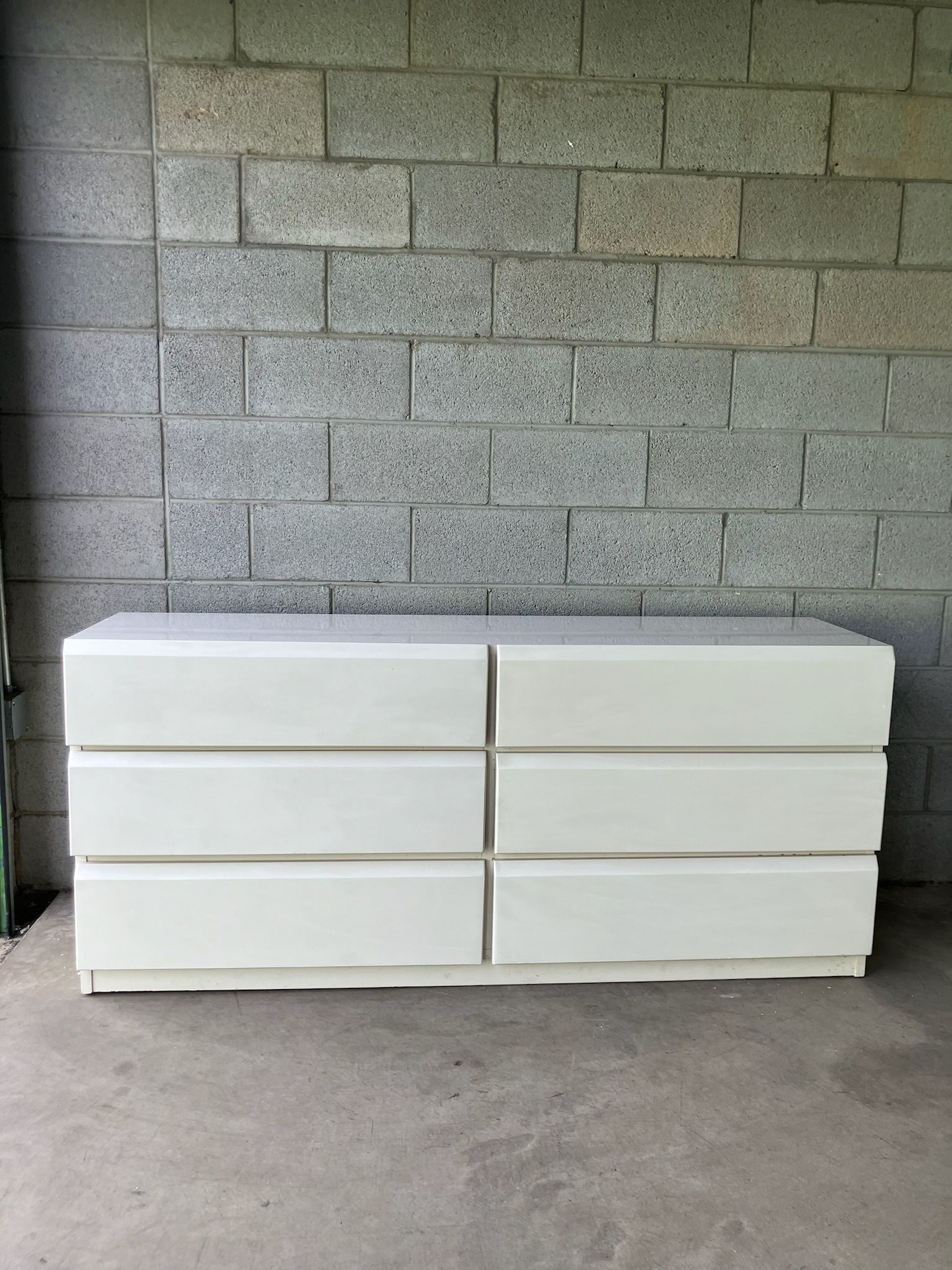Lane Furniture White 6 Drawer Dresser
