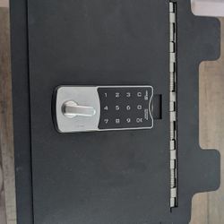 2019 GMC Sierra Center Console Safe