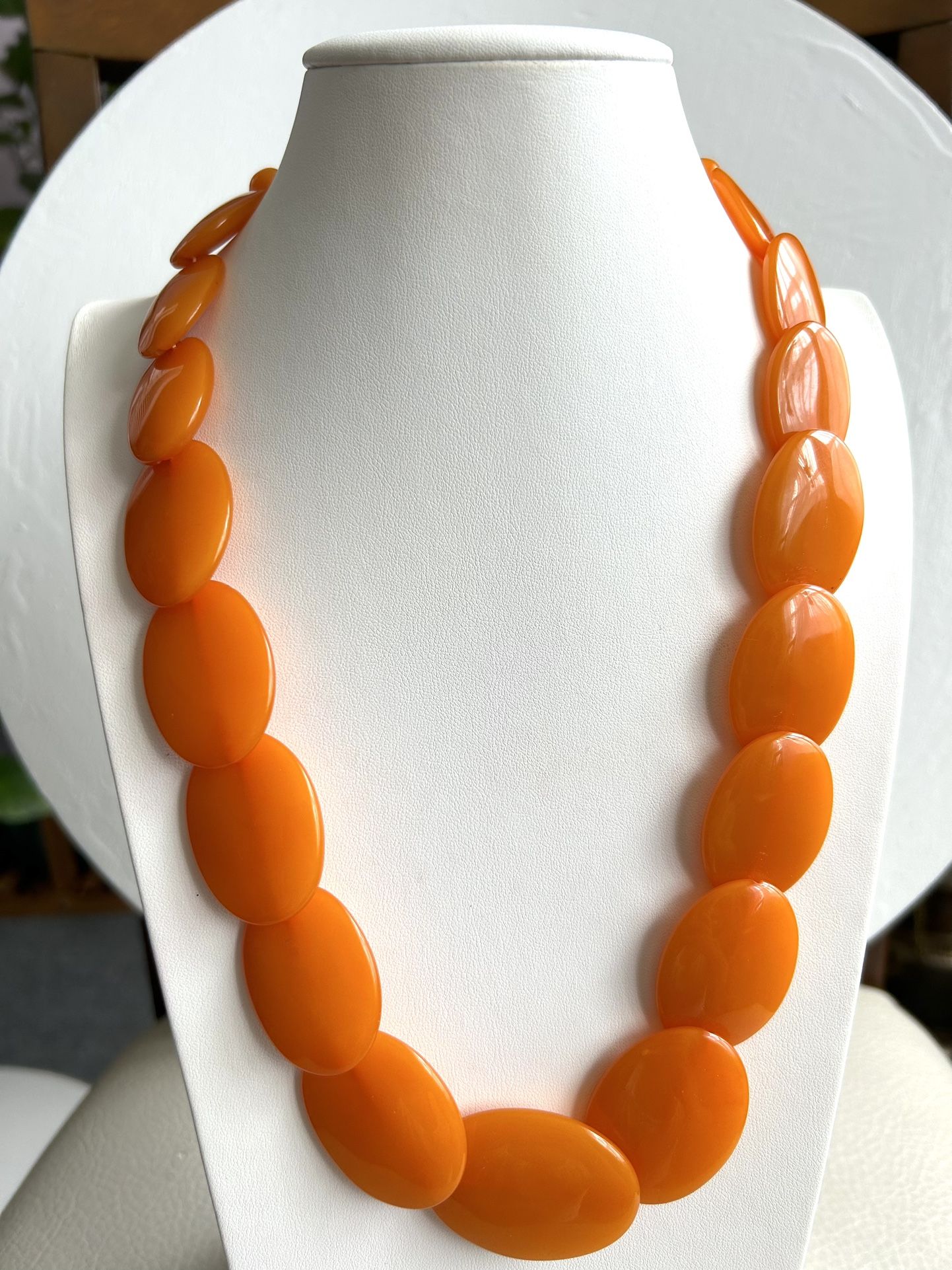 vintage style very unique desin Amber resin necklace