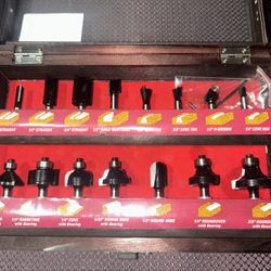 USED - SKIL 16 piece Carbide-Tipped Router Bit Set in Case