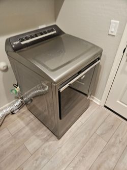 Whirlpool gas dryer like new