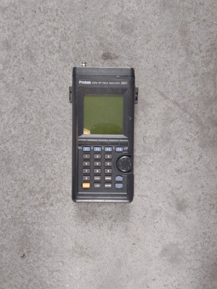 Protek 2Ghz RF Field Analyzer 3201 Used and STILL WORKS