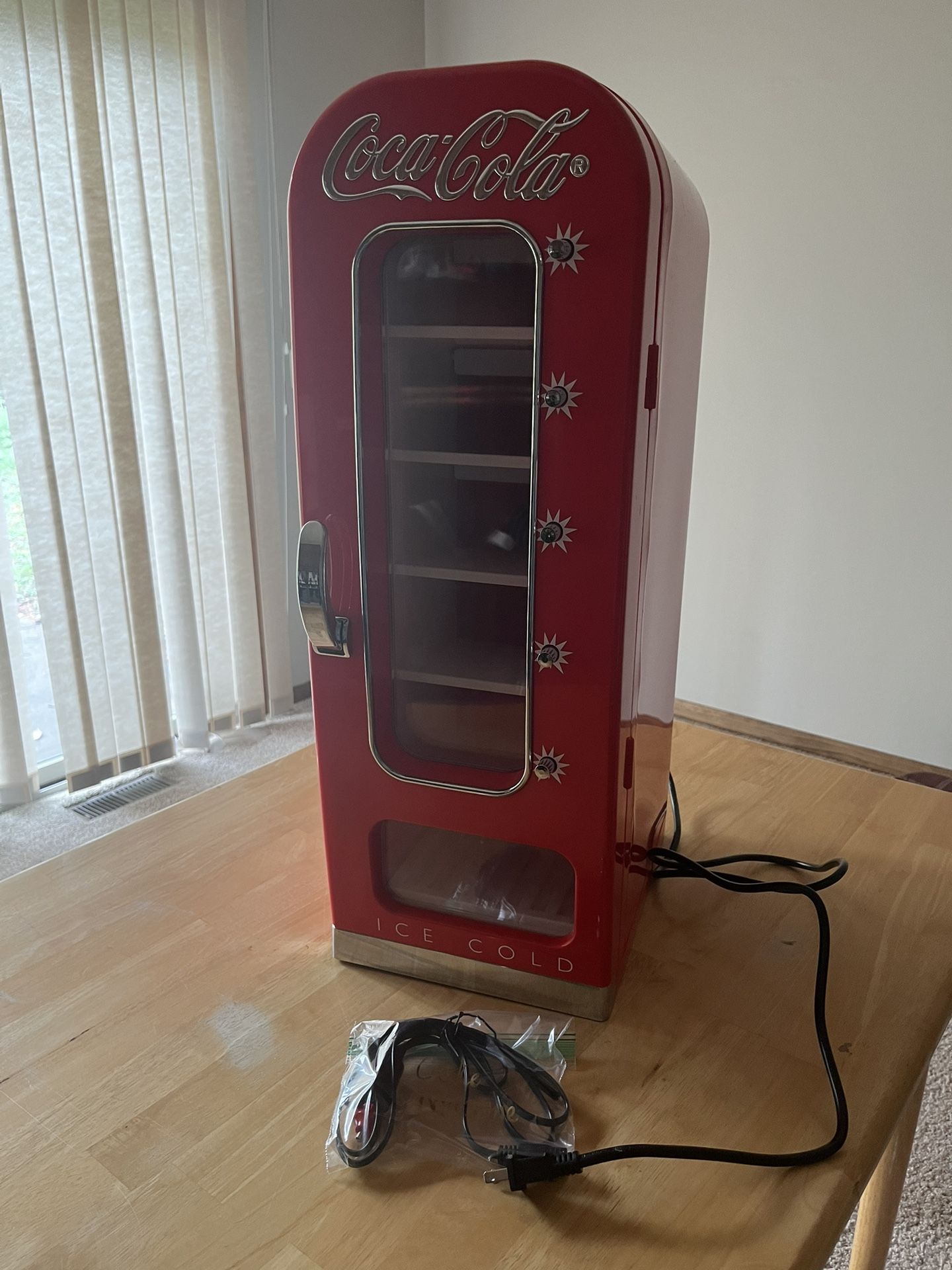 Coca-Cola Vending Machine 