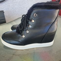 Womens 8 1/2 Wedge Sneaker