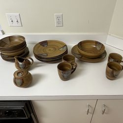 Dinnerware Set - 21pc