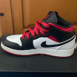 Nike Kid's Air Jordan Sneaker Boys Size 5.5 Y 