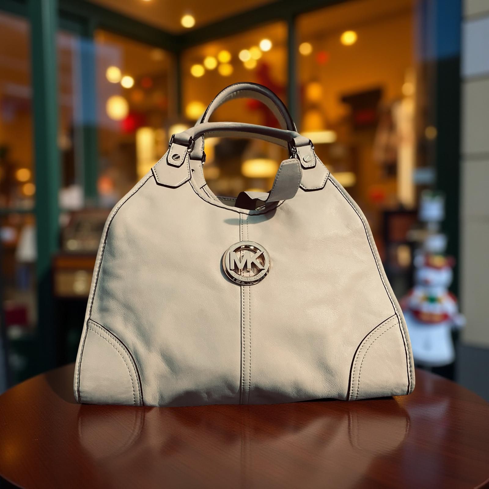 Cream MICHAEL KORS Ivory soft Leather Shoulder Tote Handbag Bag Gold Hardware