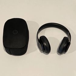 Beats Studio Wireless Headphones – Matte Black Excellent Condition + Carrying Case