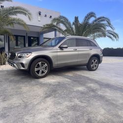 2020 Mercedes Benz GLC300 