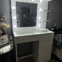 Makeup Vainty With Glass Top