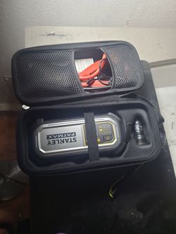 Stanley FATMAX LJ18FC 1800 Peak Amp Lithium Jump Starter