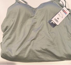 Woman’s medium 32 degrees dress