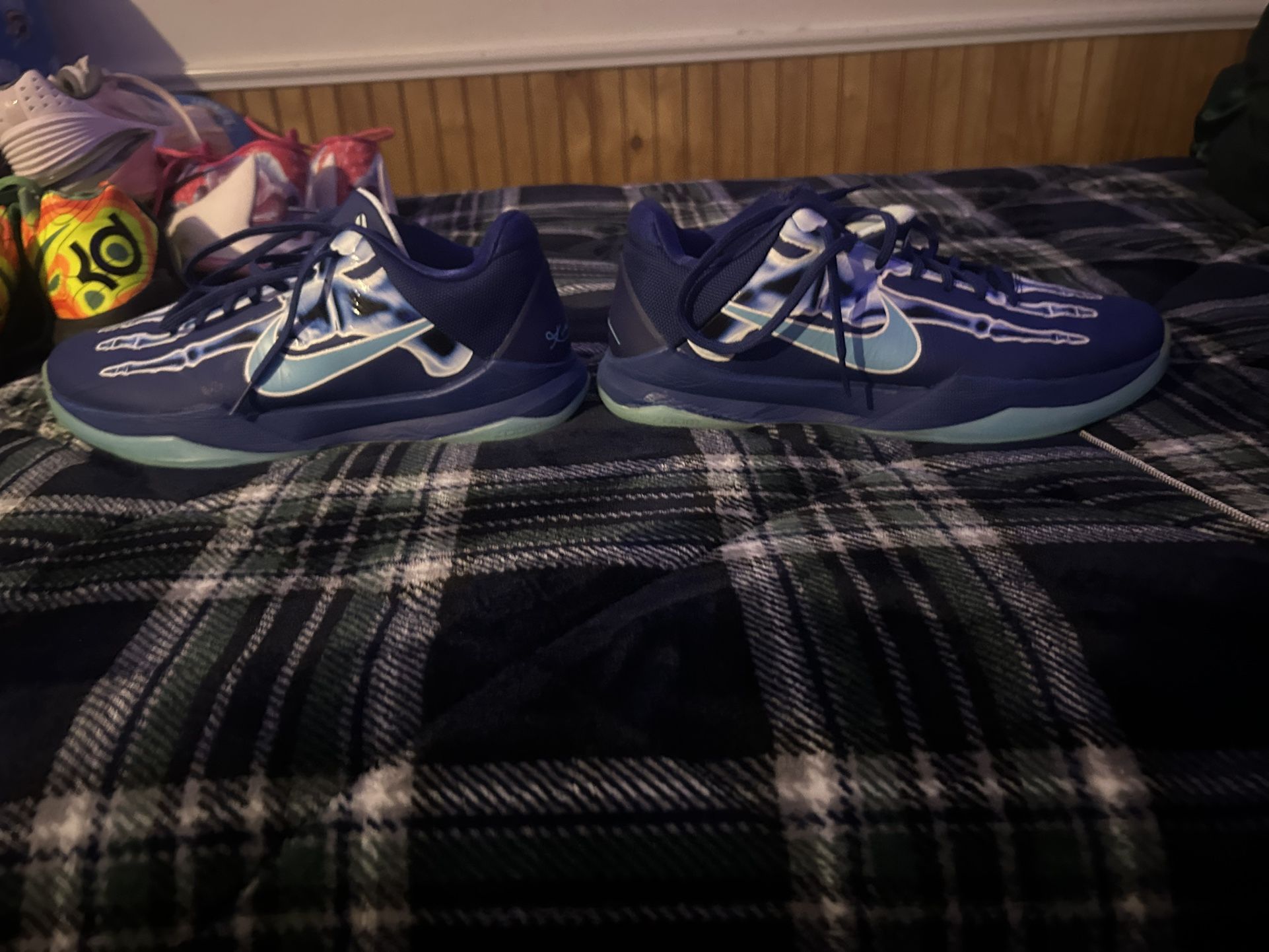 Kobe 5 xray size 11 with box