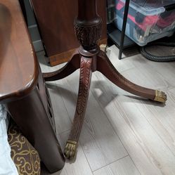 Duncan Phyfe dining table