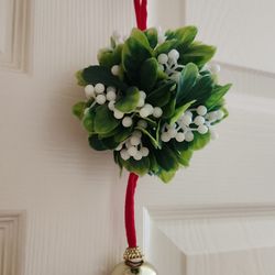Mistletoe Bell
