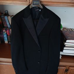 Tuxedo Black