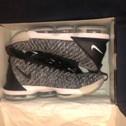 LeBron James Size 10 Mens