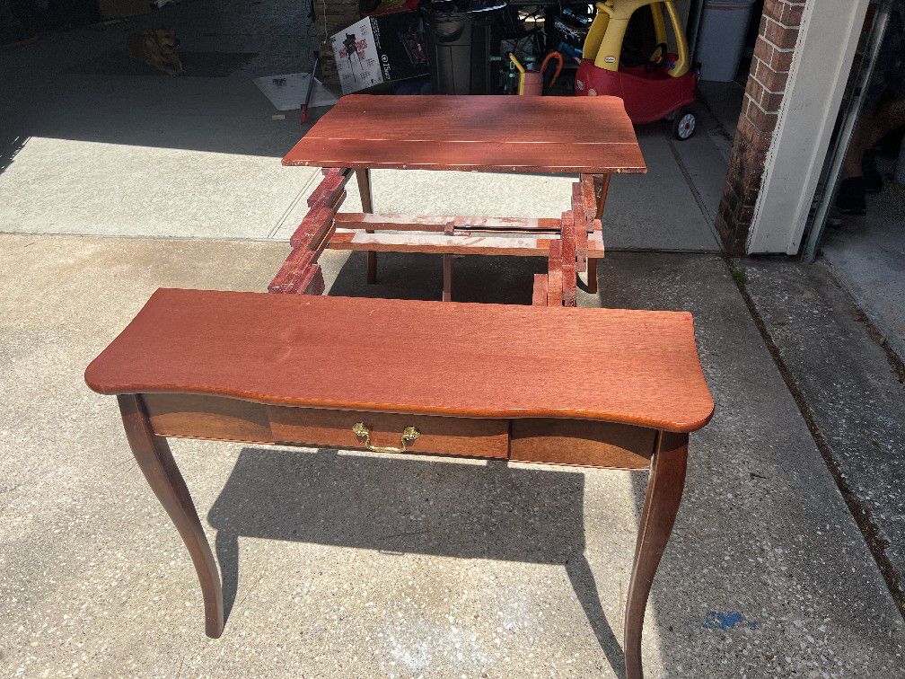 Antique Dinner / Dining Table