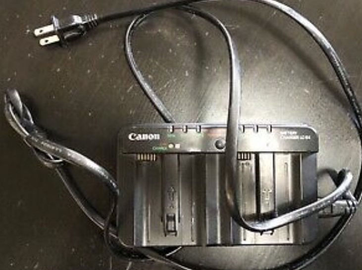Canon LC-E4 Dual Charger With Cord