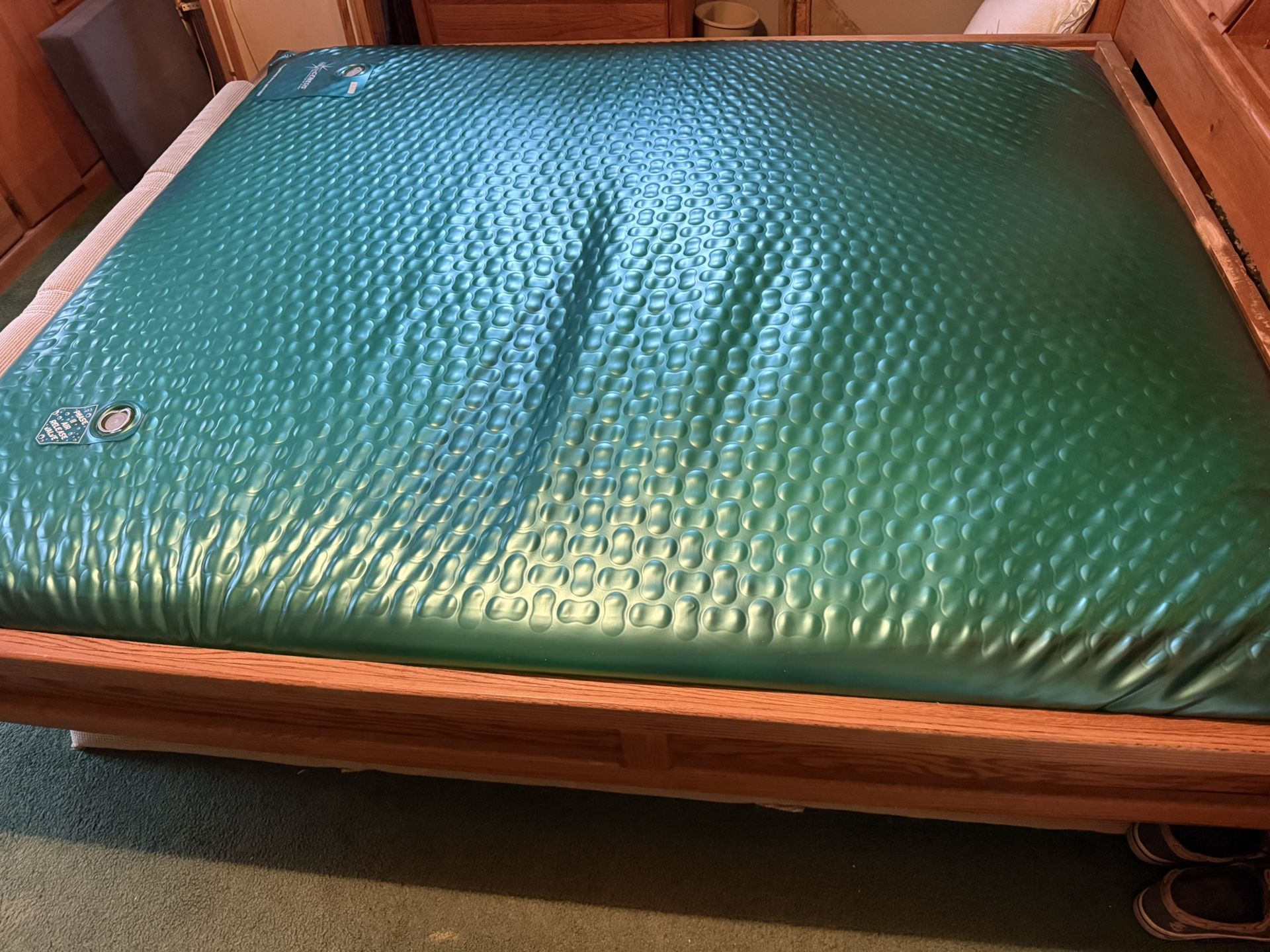 Waveless King Water Bed
