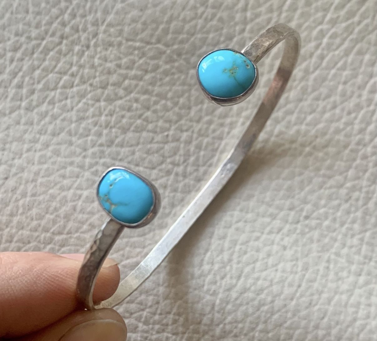 Native American Turquoise Sterling Silver 925 Hammered Bracelet 